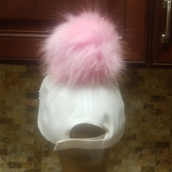 Hat with embellishments and fur pom pom - Picture 4 of 8